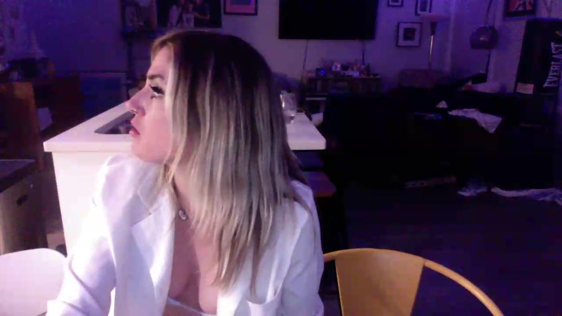 Gallery image thumbnail from Kiki_VonFleet's myfreecams stream on, 07/11/2026, 10:43 image 14 of 20