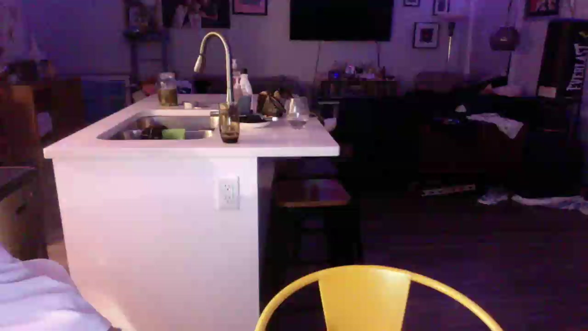 Gallery image thumbnail from Kiki_VonFleet's myfreecams stream on, 07/11/2026, 10:43 image 10 of 20
