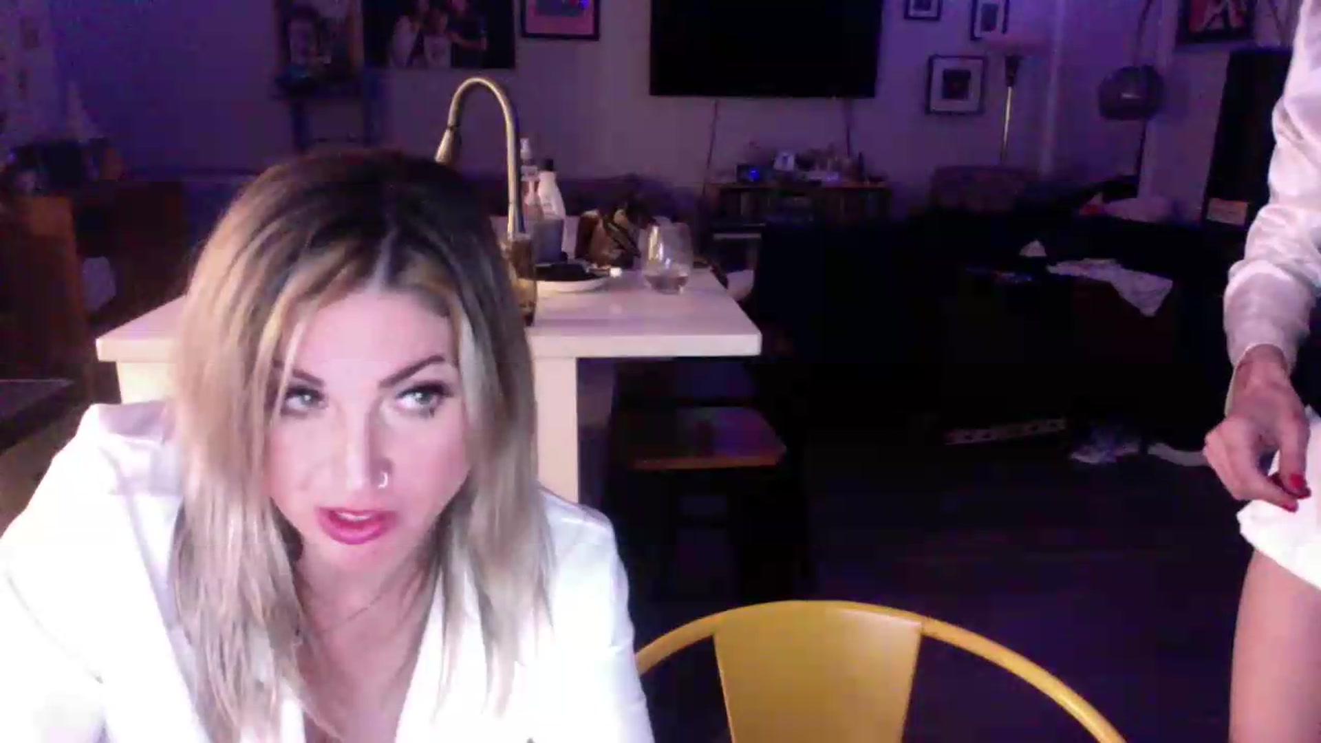 Gallery image thumbnail from Kiki_VonFleet's myfreecams stream on, 07/11/2026, 10:43 image 2 of 20