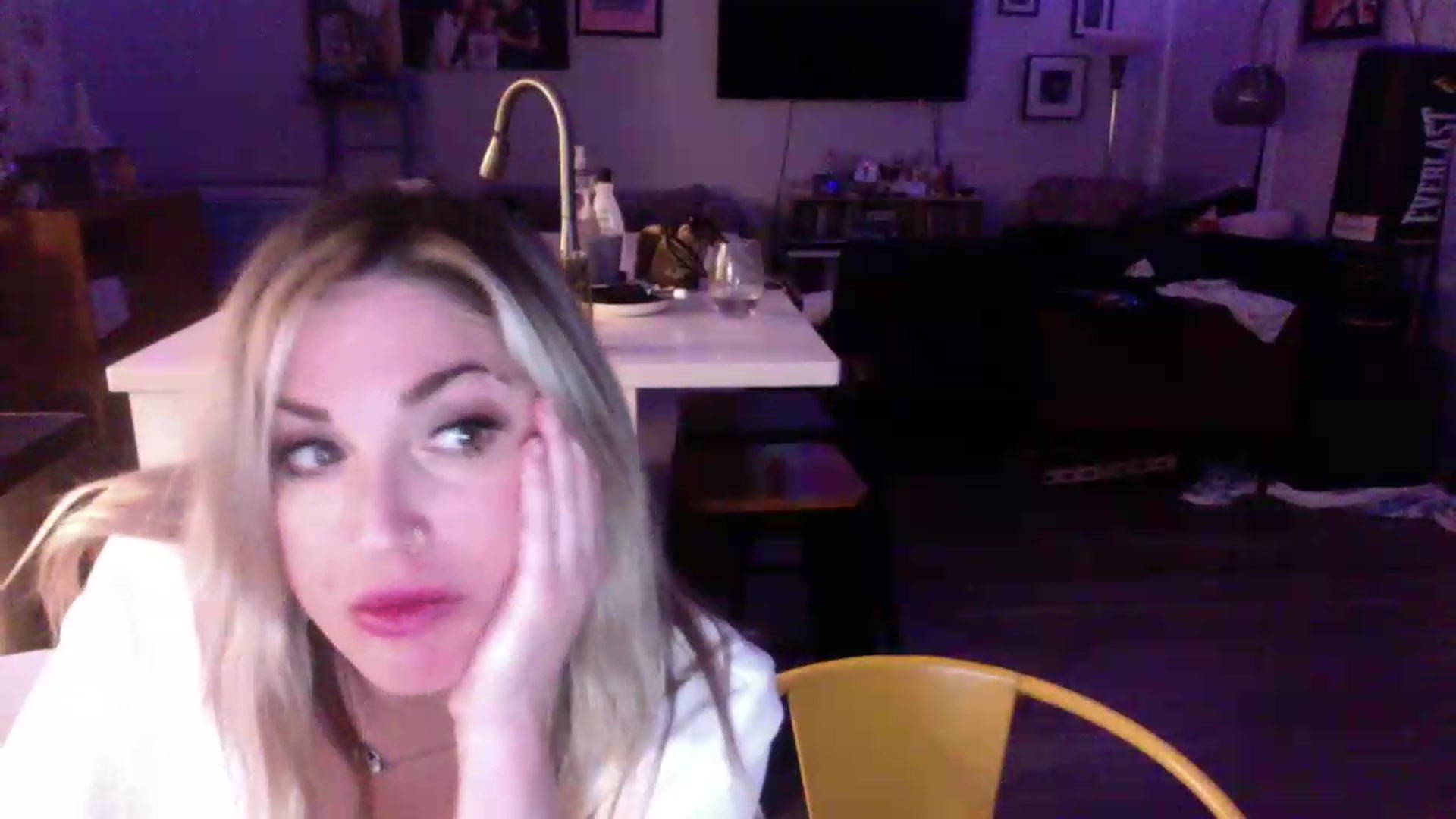 Gallery image thumbnail from Kiki_VonFleet's myfreecams stream on, 07/11/2026, 10:43 image 9 of 20