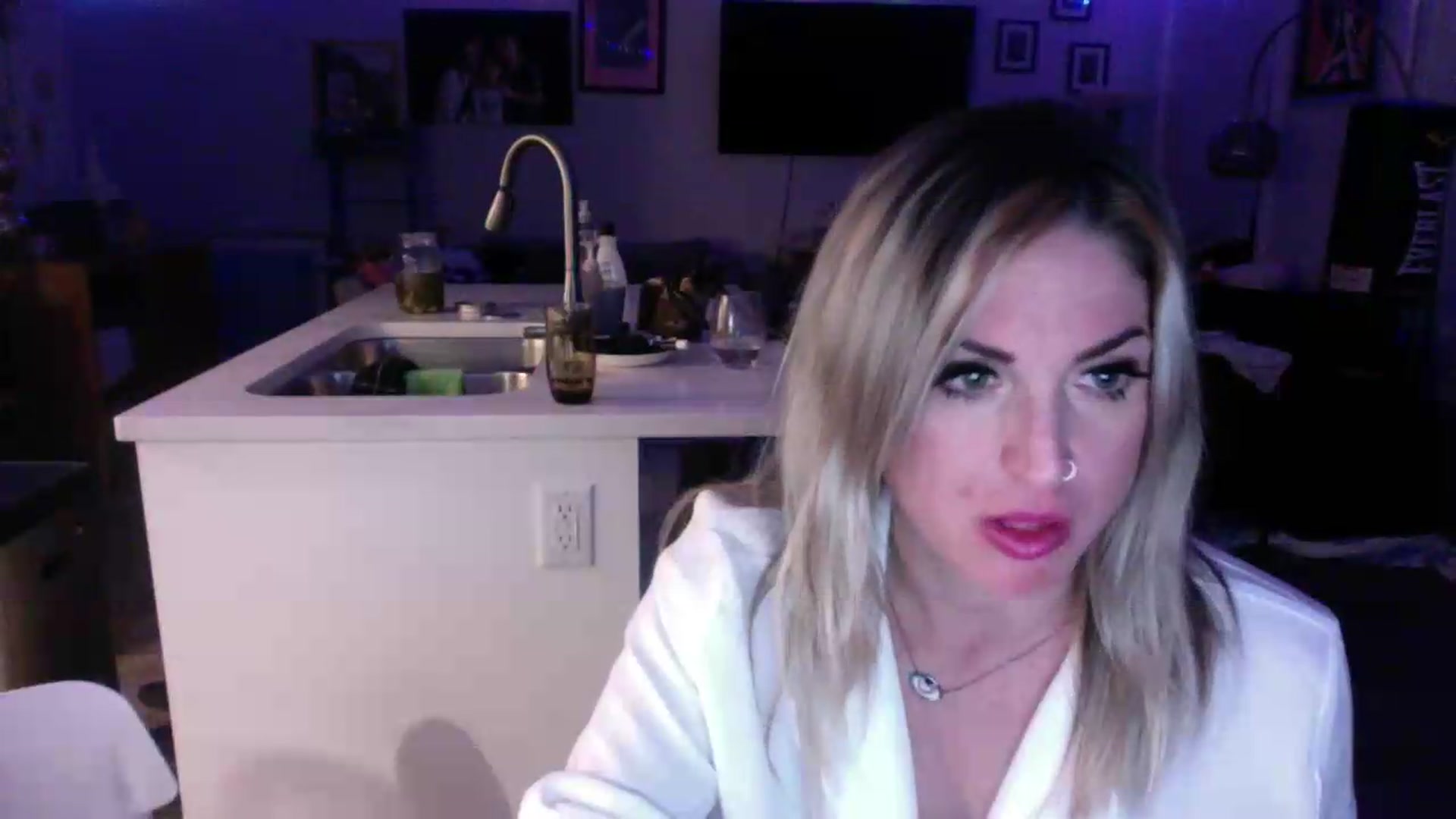 Gallery image thumbnail from Kiki_VonFleet's myfreecams stream on, 07/11/2026, 10:43 image 18 of 20