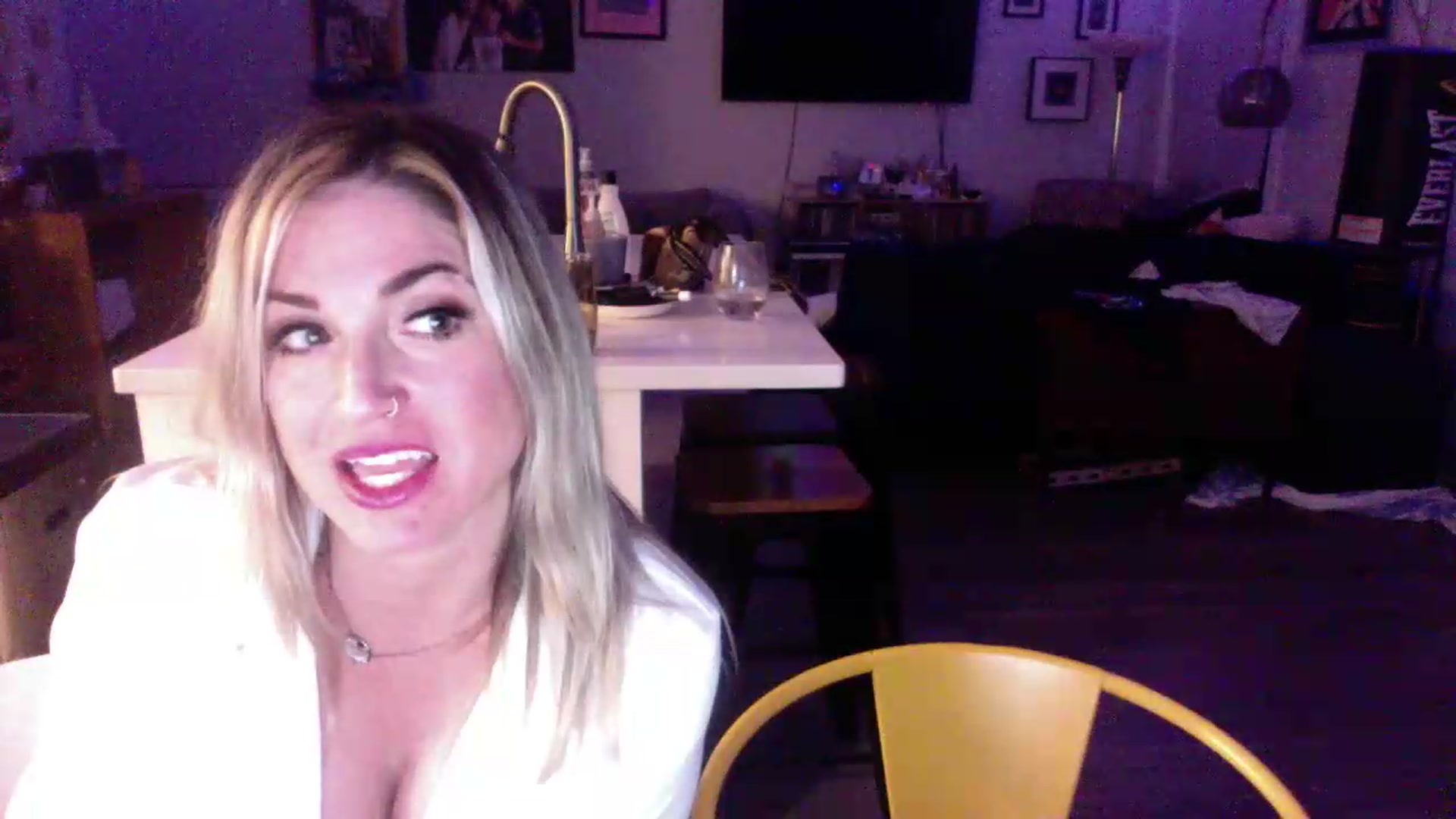 Gallery image thumbnail from Kiki_VonFleet's myfreecams stream on, 07/11/2026, 10:43 image 13 of 20