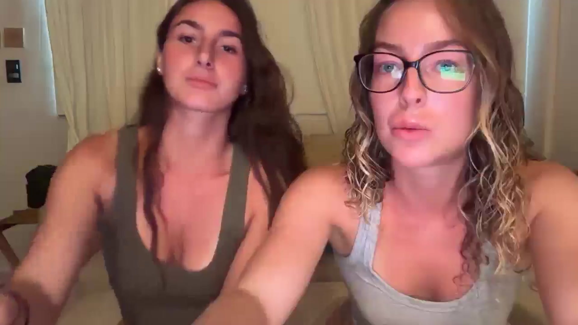 Gallery image thumbnail from Kikiii_xx's myfreecams stream on, 02/05/2025, 19:59 image 18 of 20