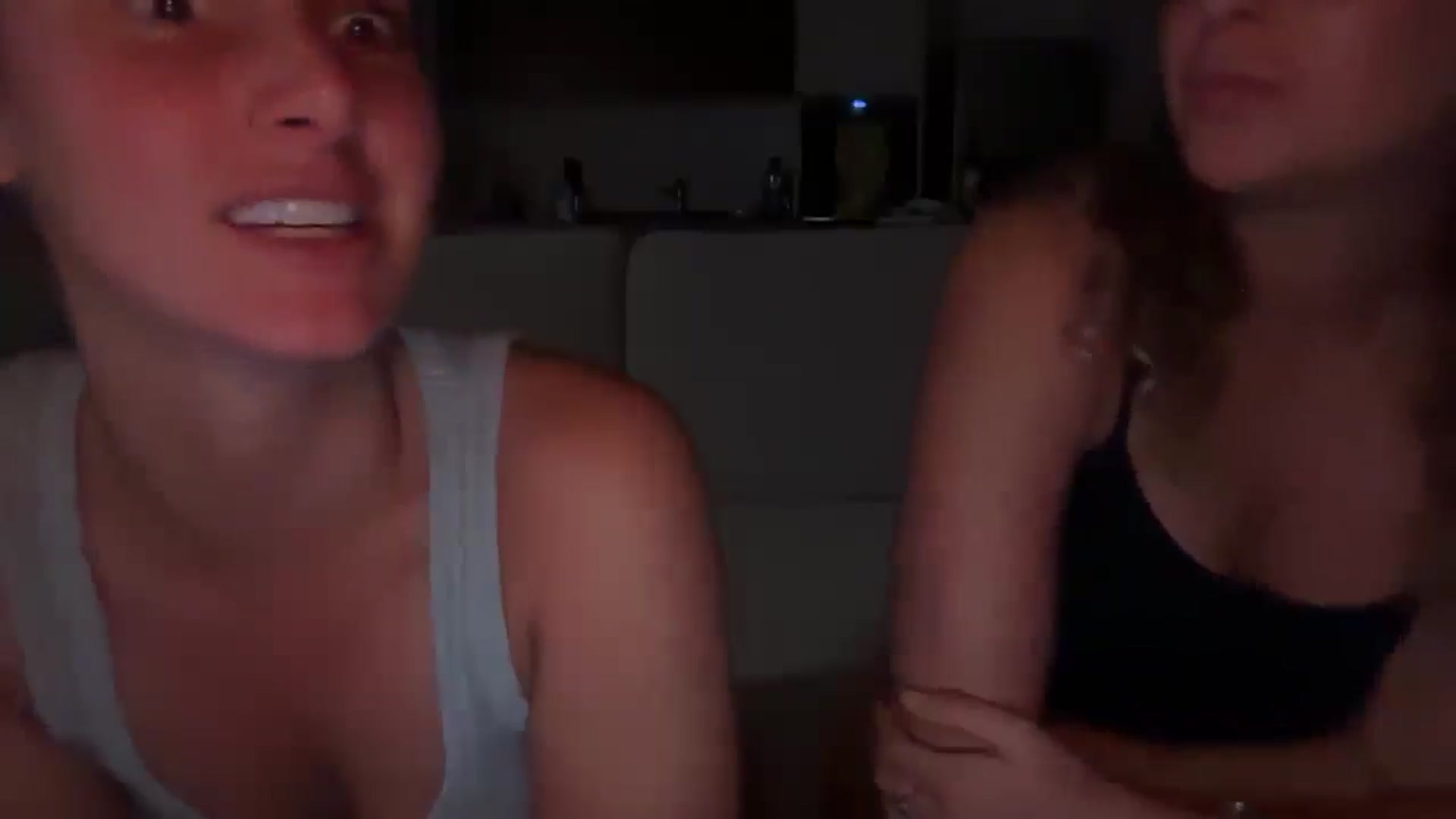 Gallery image thumbnail from Kikiii_xx's myfreecams stream on, 02/22/2025, 01:37 image 15 of 20