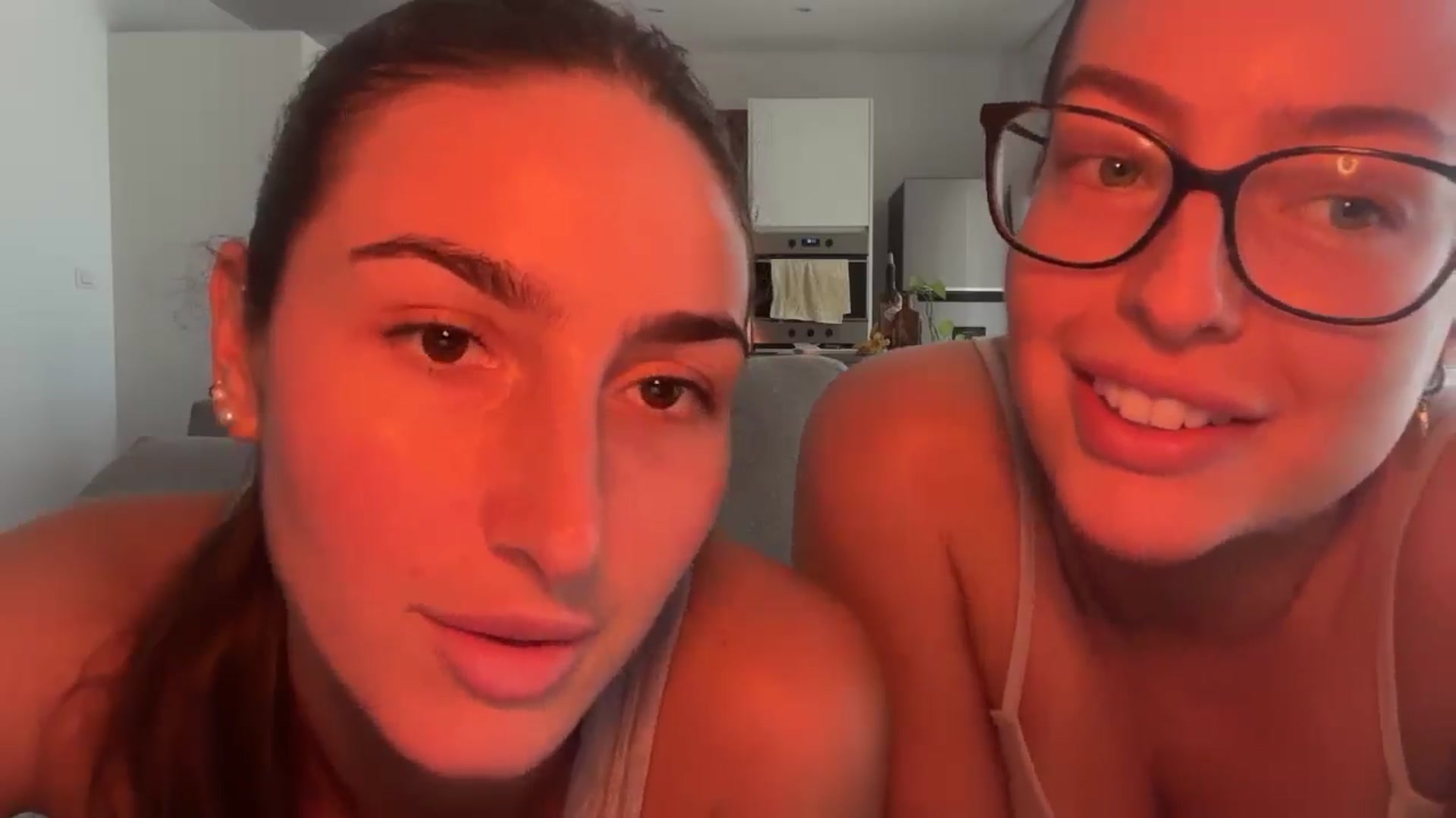 Gallery image thumbnail from Kikiii_xx's myfreecams stream on, 02/22/2025, 18:22 image 3 of 20