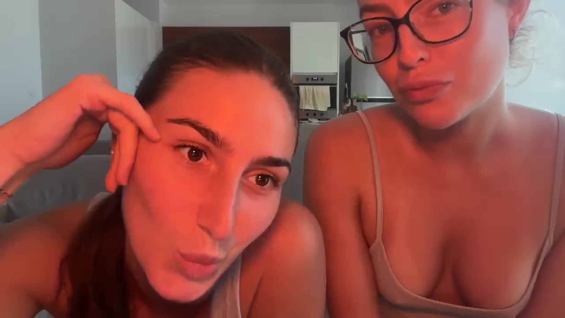 Gallery image thumbnail from Kikiii_xx's myfreecams stream on, 02/22/2025, 18:22 image 16 of 20