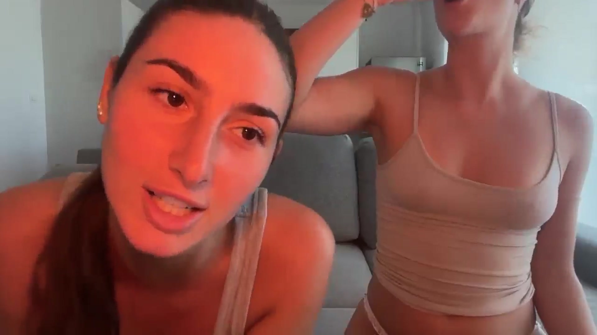 Gallery image thumbnail from Kikiii_xx's myfreecams stream on, 02/22/2025, 18:22 image 10 of 20