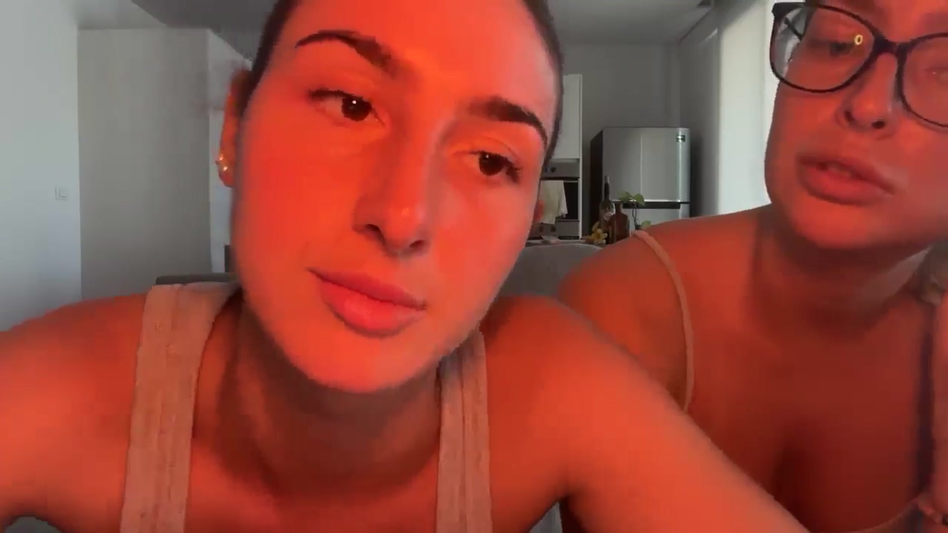 Gallery image thumbnail from Kikiii_xx's myfreecams stream on, 02/22/2025, 20:29 image 14 of 20