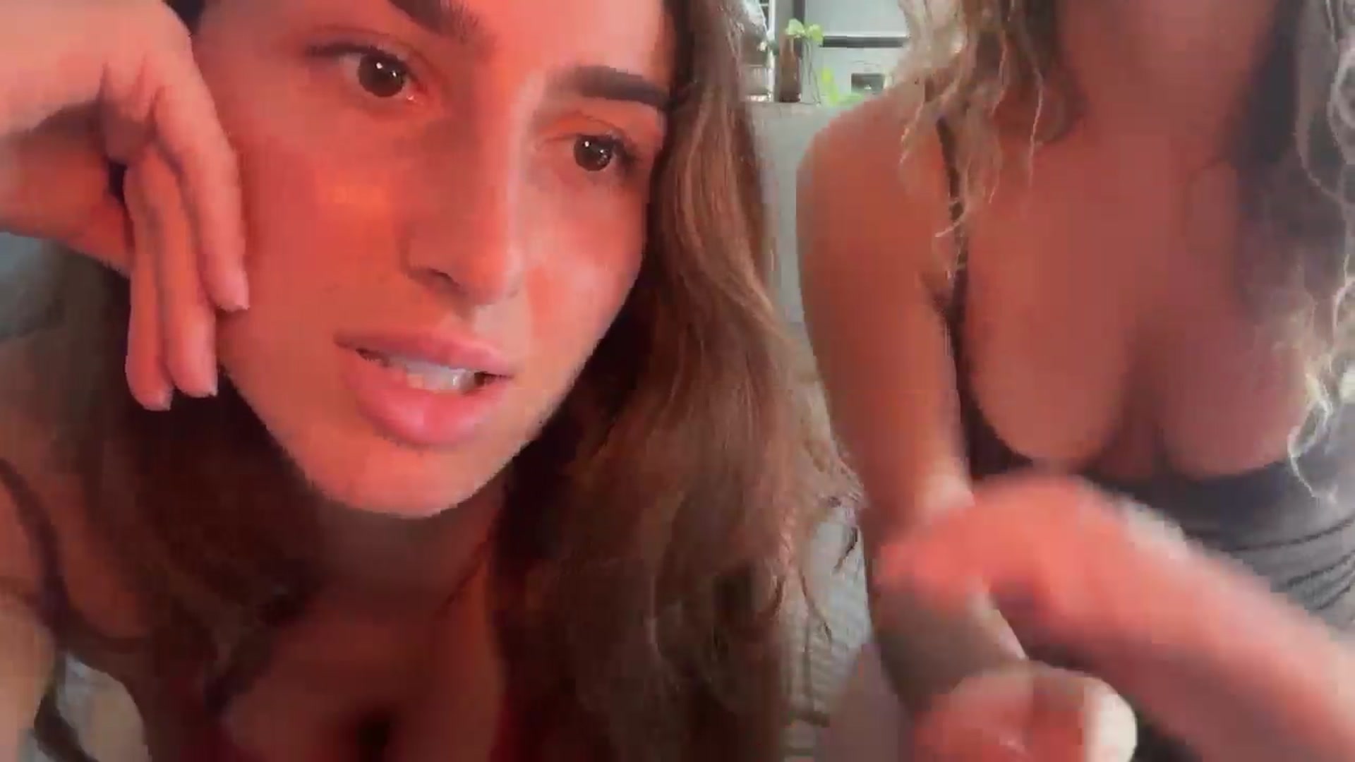 Gallery image thumbnail from Kikiii_xx's myfreecams stream on, 03/02/2025, 19:26 image 3 of 20