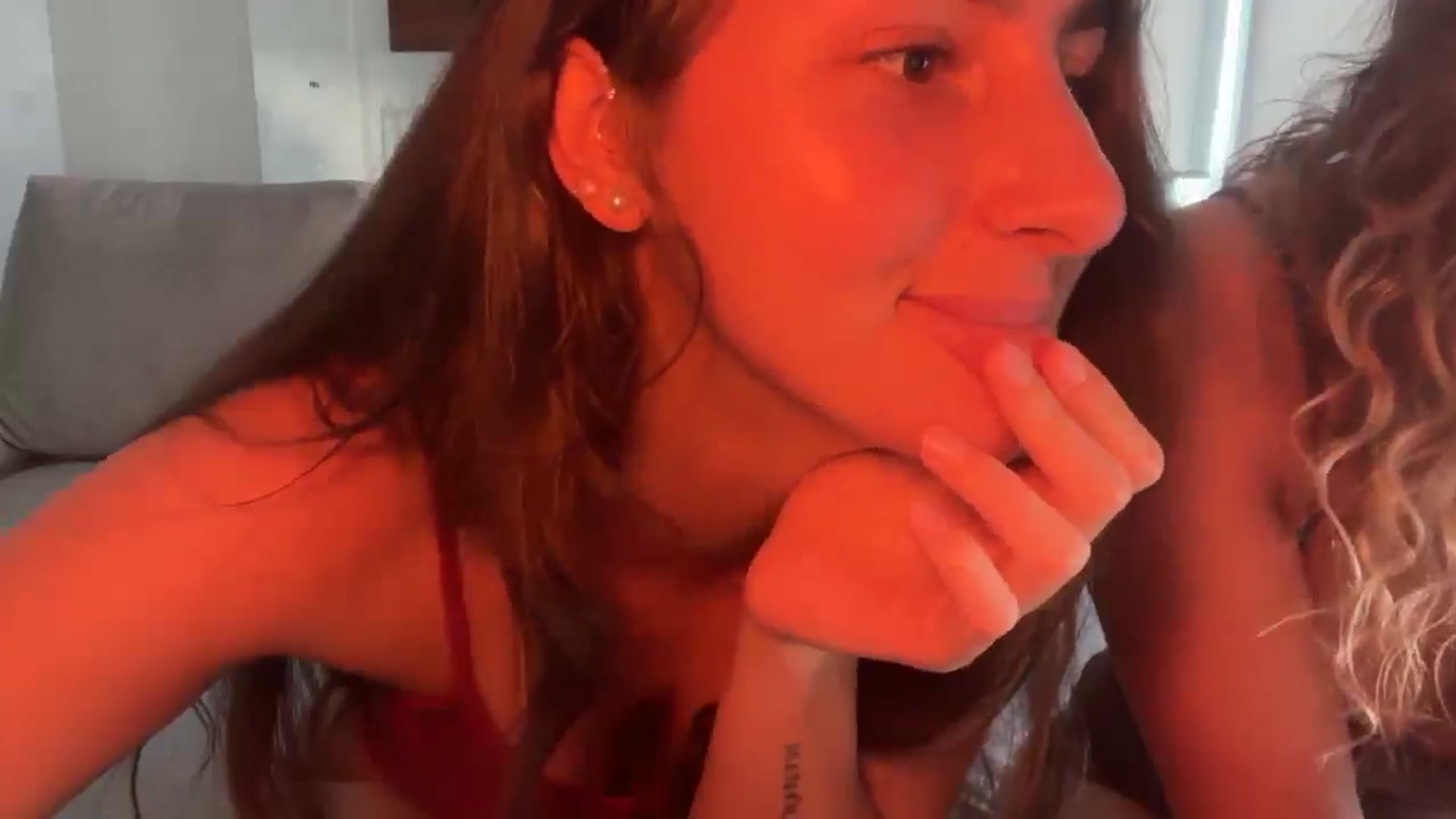 Gallery image thumbnail from Kikiii_xx's myfreecams stream on, 03/02/2025, 22:22 image 10 of 20