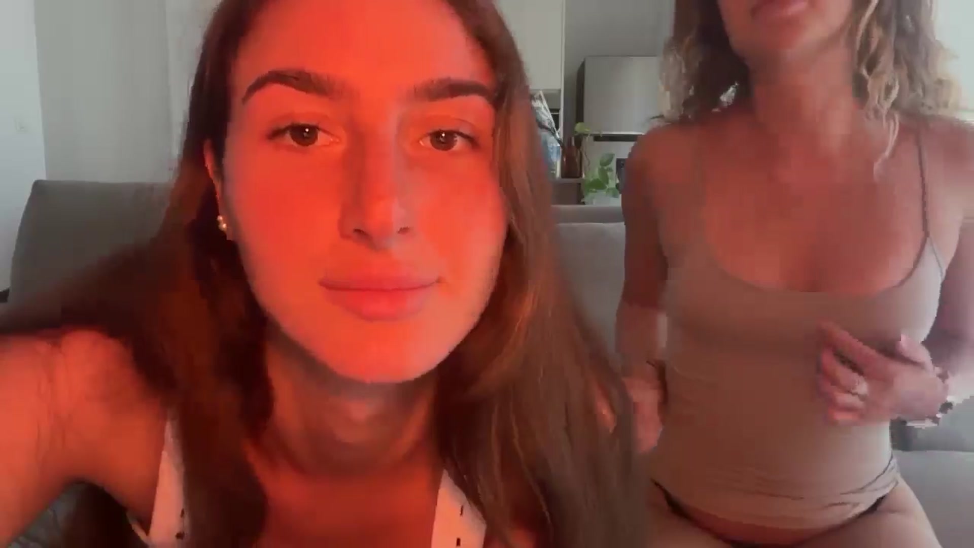 Gallery image thumbnail from Kikiii_xx's myfreecams stream on, 03/03/2025, 20:59 image 15 of 20