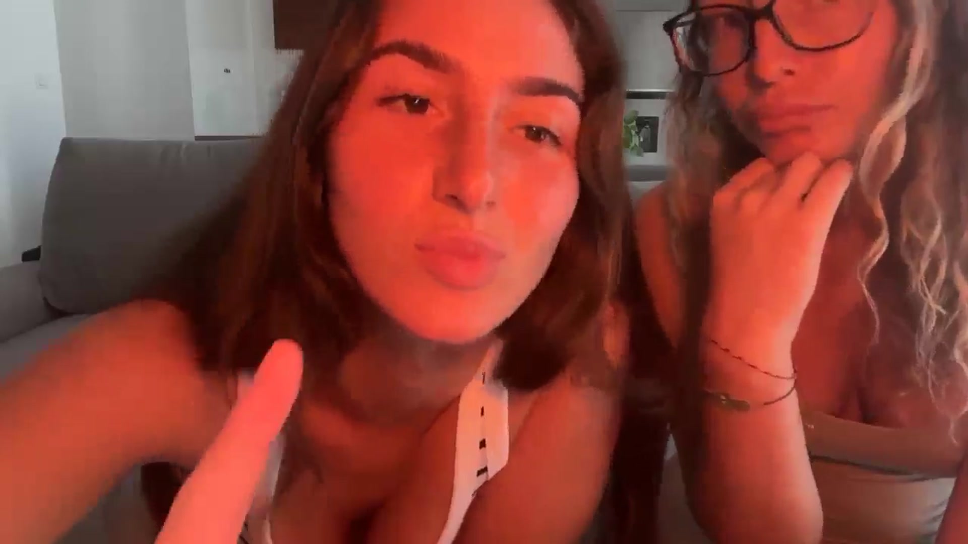 Gallery image thumbnail from Kikiii_xx's myfreecams stream on, 03/03/2025, 21:44 image 5 of 20