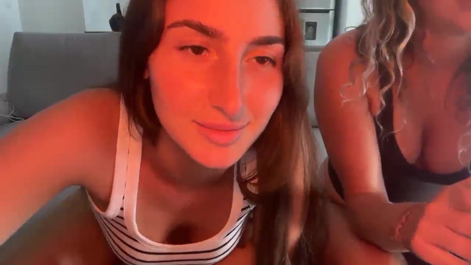 Gallery image thumbnail from Kikiii_xx's myfreecams stream on, 03/04/2025, 21:17 image 12 of 20