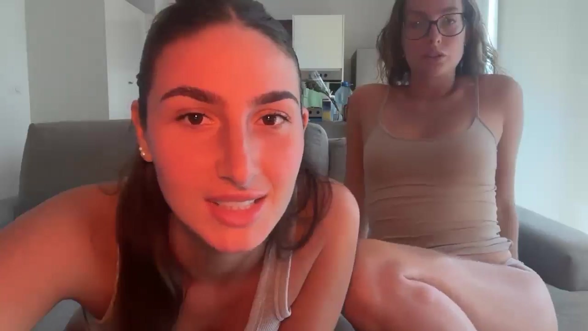 Gallery image thumbnail from Kikiii_xx's myfreecams stream on, 03/06/2025, 18:45 image 9 of 20