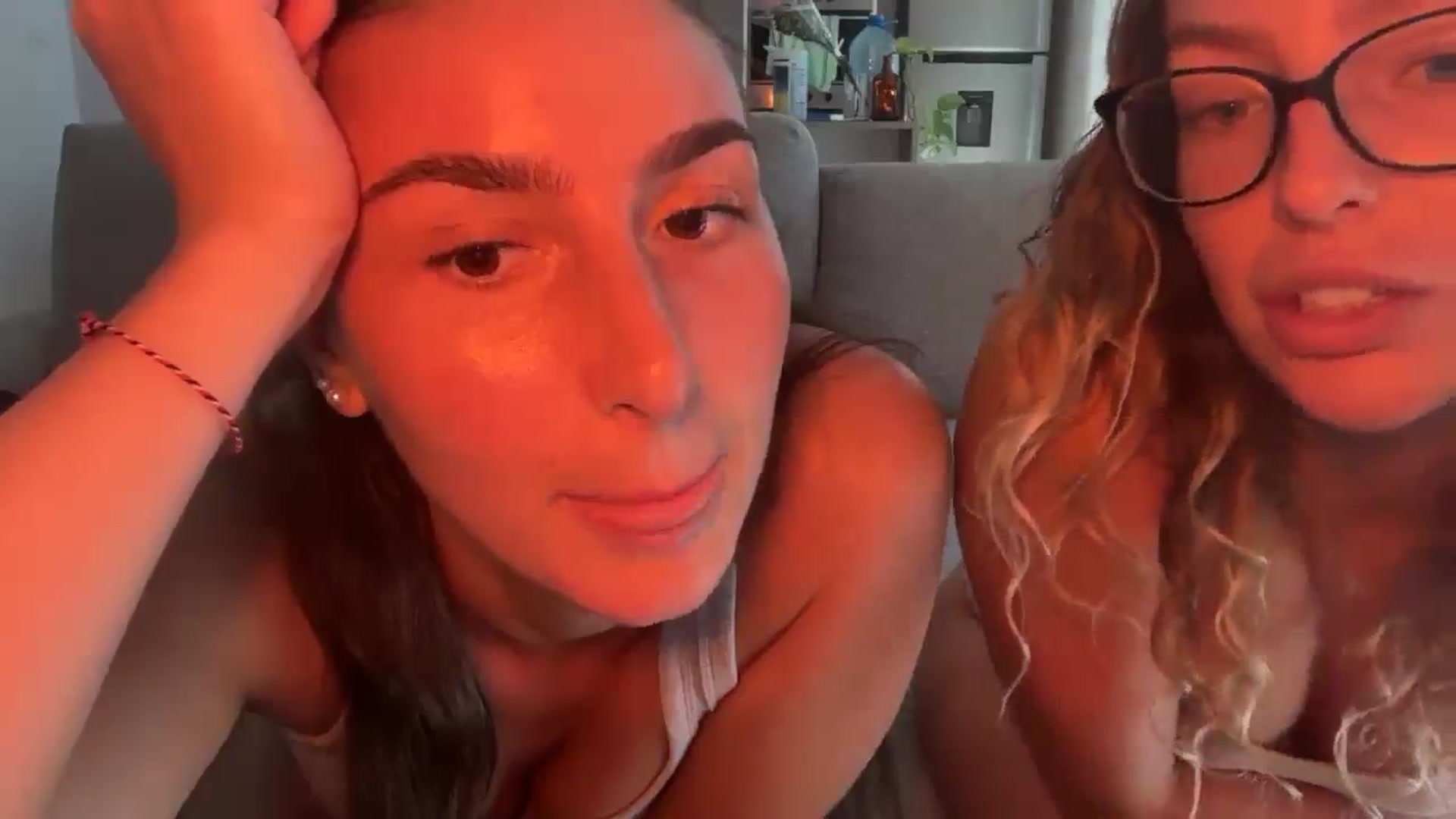 Gallery image thumbnail from Kikiii_xx's myfreecams stream on, 03/06/2025, 22:52 image 2 of 20