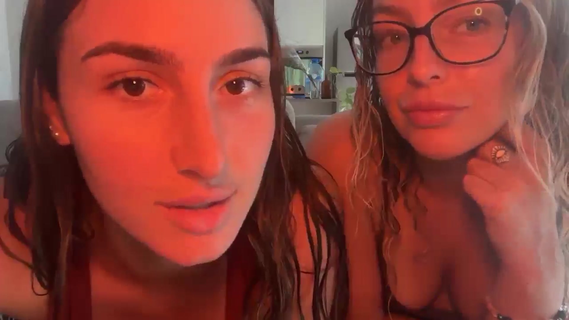 Gallery image thumbnail from Kikiii_xx's myfreecams stream on, 03/07/2025, 18:22 image 3 of 20