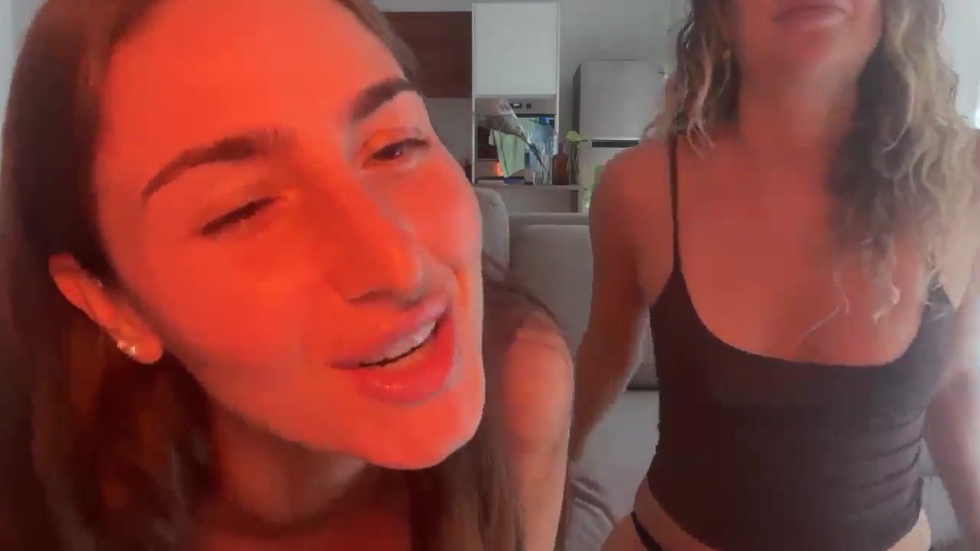 Gallery image thumbnail from Kikiii_xx's myfreecams stream on, 03/07/2025, 19:08 image 10 of 20