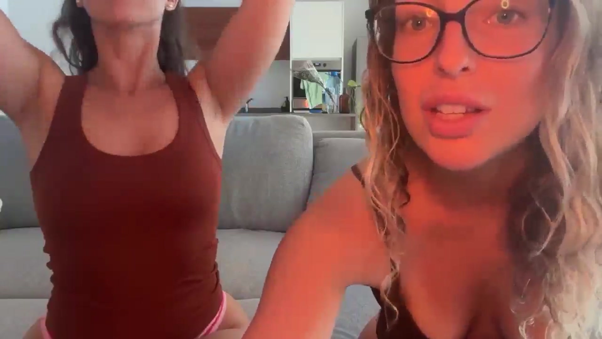 Gallery image thumbnail from Kikiii_xx's myfreecams stream on, 03/07/2025, 19:08 image 8 of 20