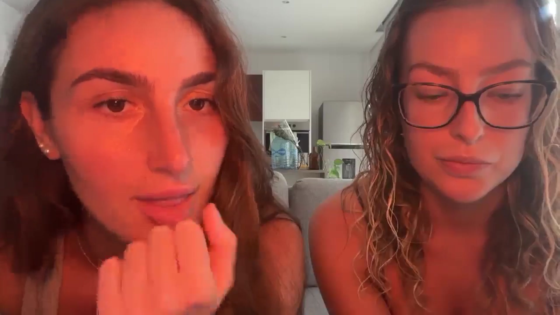 Gallery image thumbnail from Kikiii_xx's myfreecams stream on, 03/09/2025, 18:09 image 19 of 20