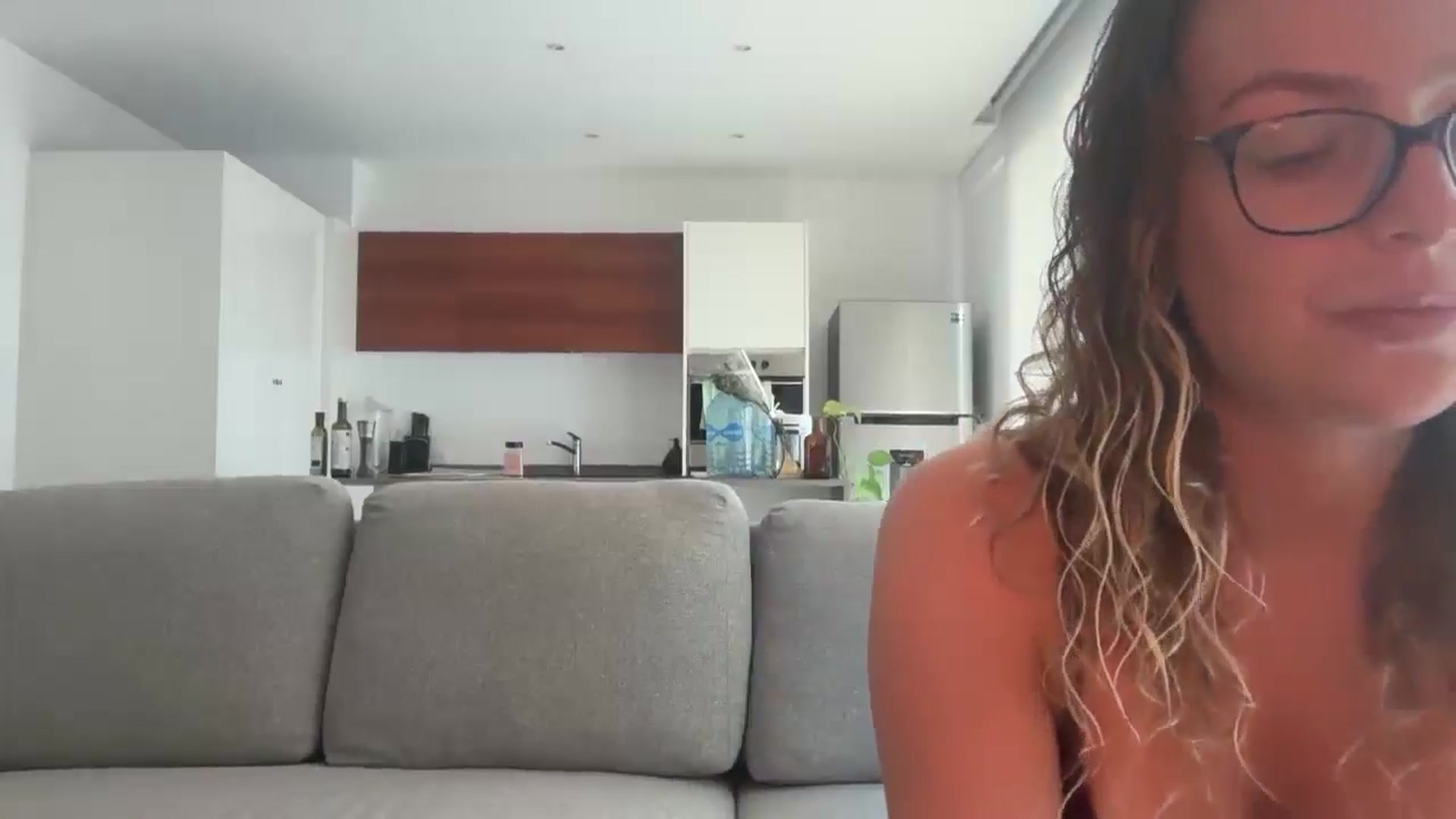 Gallery image thumbnail from Kikiii_xx's myfreecams stream on, 03/09/2025, 18:09 image 5 of 20