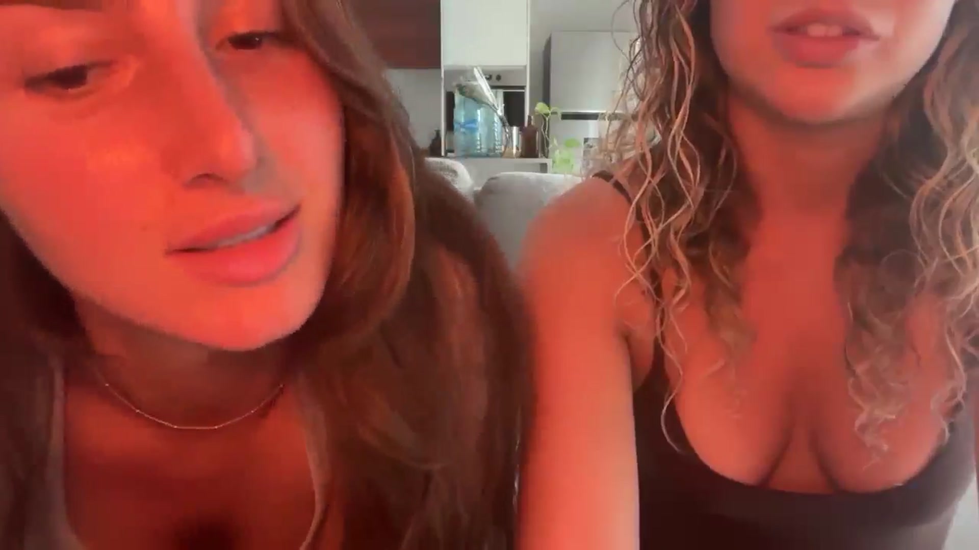 Gallery image thumbnail from Kikiii_xx's myfreecams stream on, 03/09/2025, 18:31 image 3 of 20