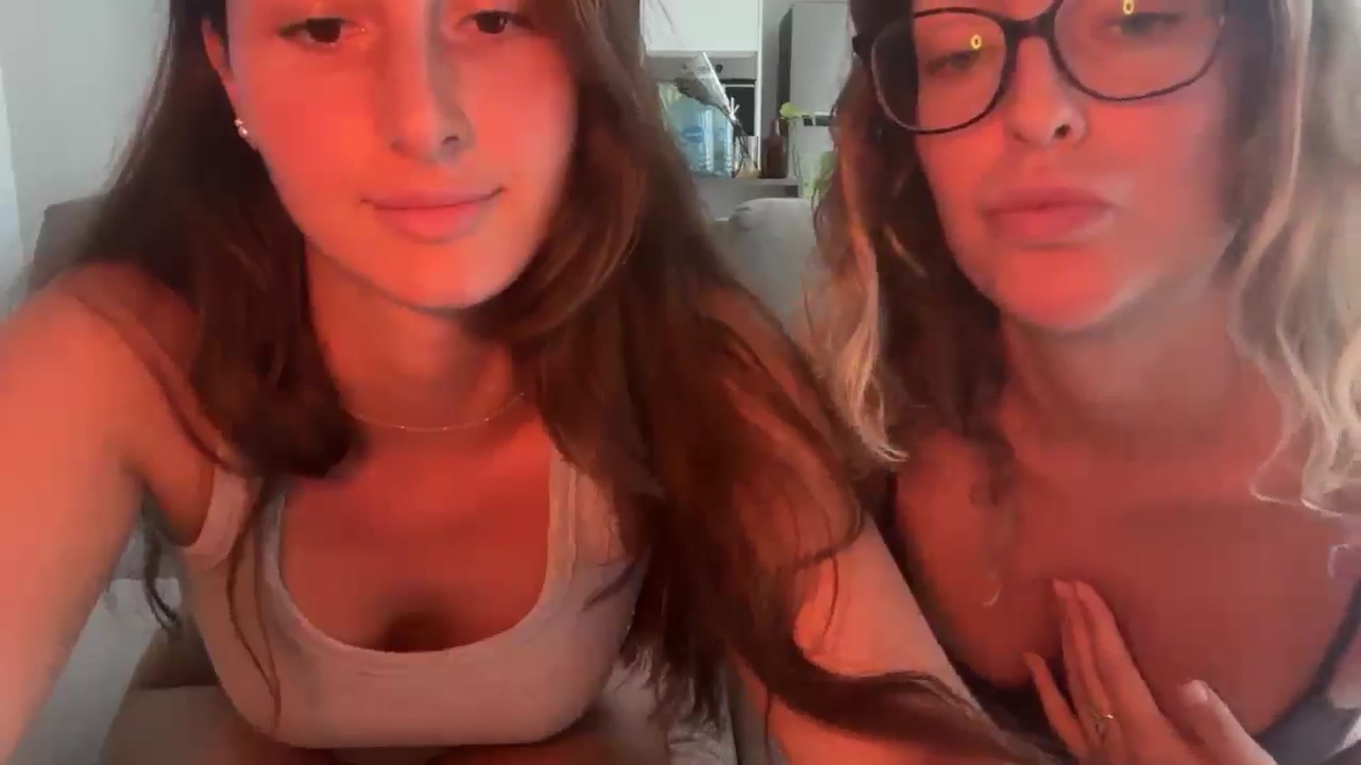 Gallery image thumbnail from Kikiii_xx's myfreecams stream on, 03/09/2025, 20:30 image 5 of 20