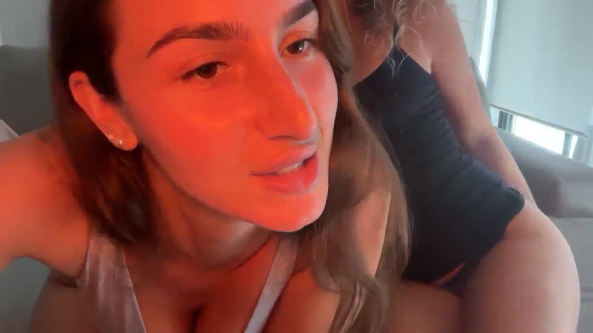 Gallery image thumbnail from Kikiii_xx's myfreecams stream on, 03/10/2025, 19:48 image 5 of 20