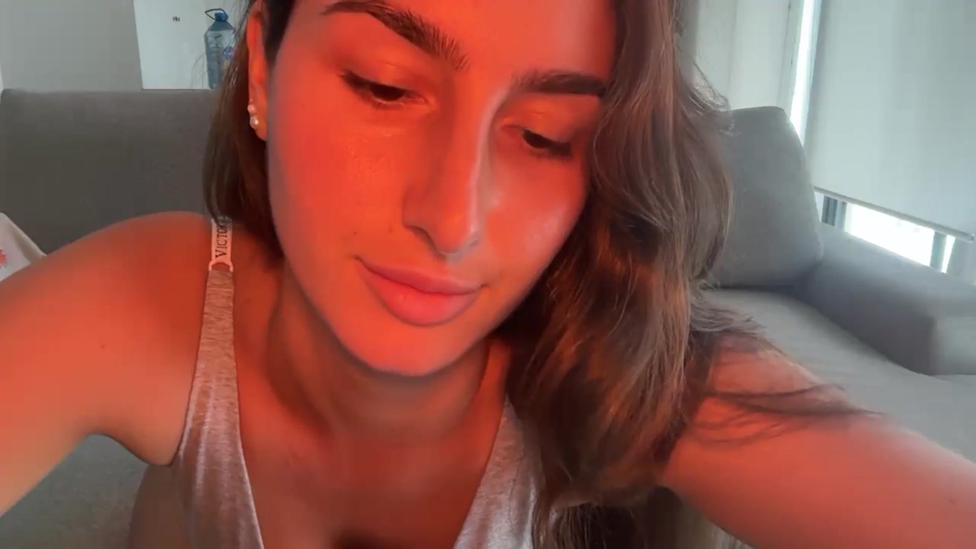 Gallery image thumbnail from Kikiii_xx's myfreecams stream on, 03/10/2025, 19:48 image 19 of 20