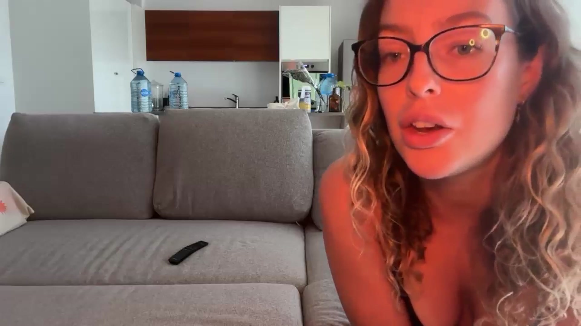 Gallery image thumbnail from Kikiii_xx's myfreecams stream on, 03/10/2025, 20:52 image 3 of 20
