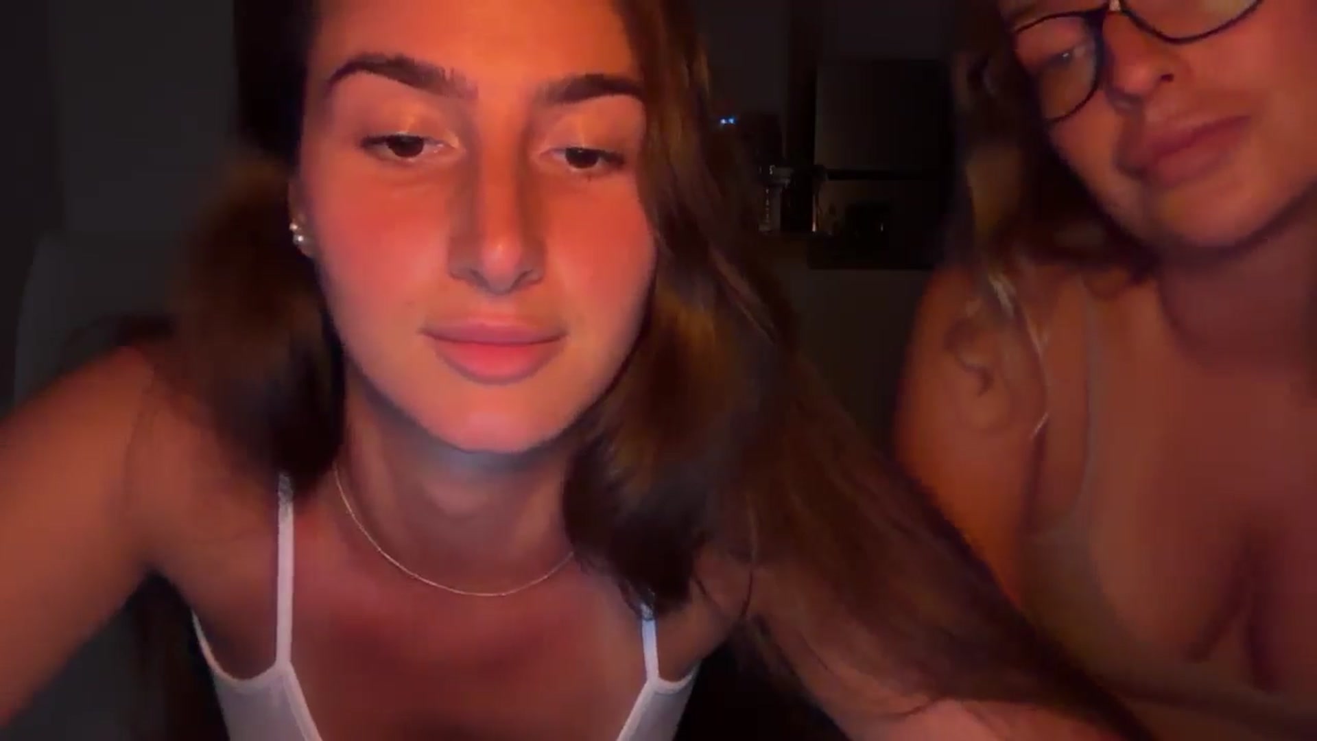 Gallery image thumbnail from Kikiii_xx's myfreecams stream on, 03/12/2025, 01:57 image 11 of 20
