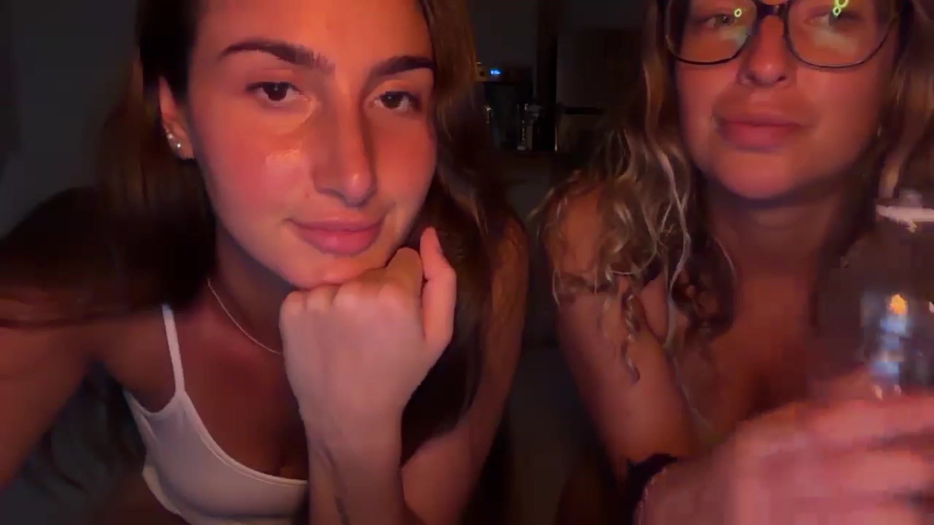 Gallery image thumbnail from Kikiii_xx's myfreecams stream on, 03/12/2025, 02:49 image 11 of 20