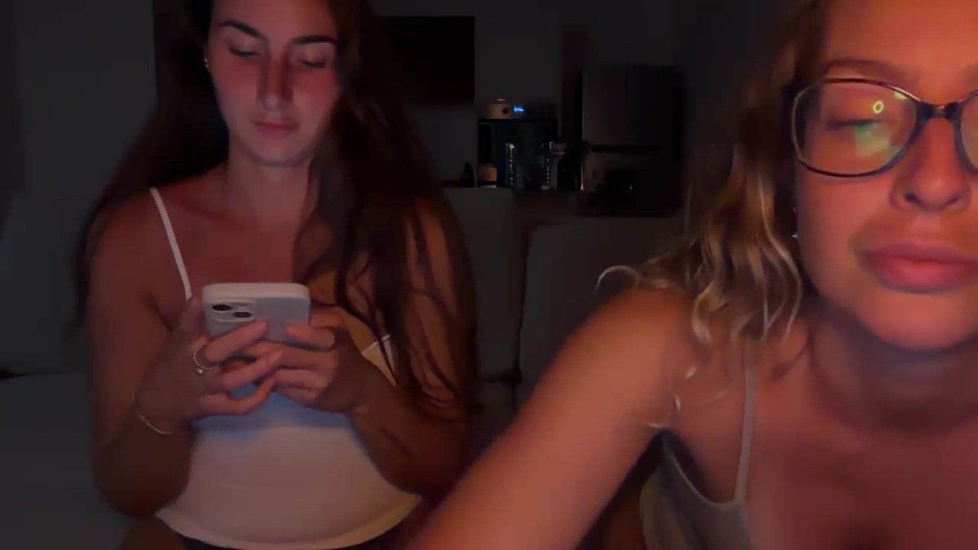 Gallery image thumbnail from Kikiii_xx's myfreecams stream on, 03/12/2025, 02:49 image 20 of 20