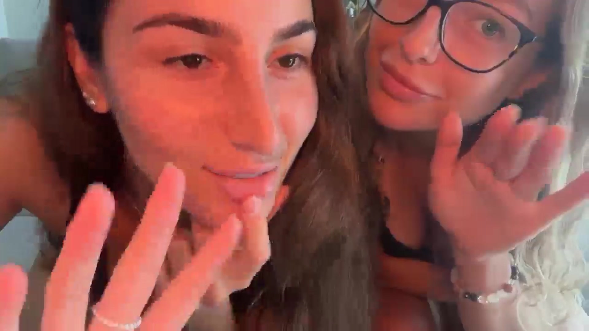 Gallery image thumbnail from Kikiii_xx's myfreecams stream on, 03/12/2025, 16:41 image 19 of 20