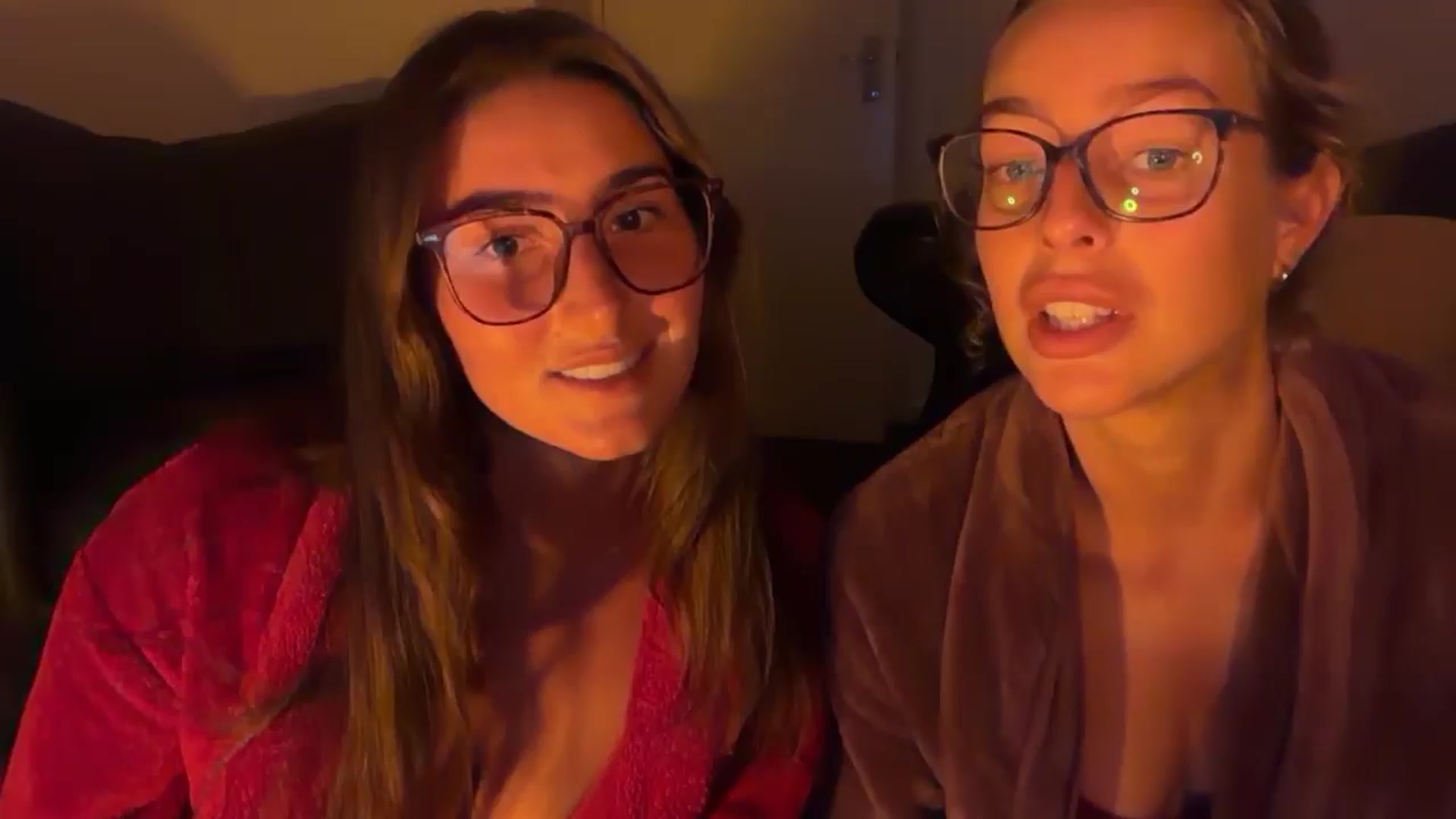 Gallery image thumbnail from Kikiii_xx's myfreecams stream on, 09/30/2025, 22:09 image 1 of 20