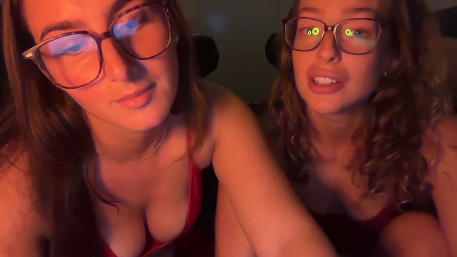 Gallery image thumbnail from Kikiii_xx's myfreecams stream on, 10/02/2025, 18:11 image 6 of 20