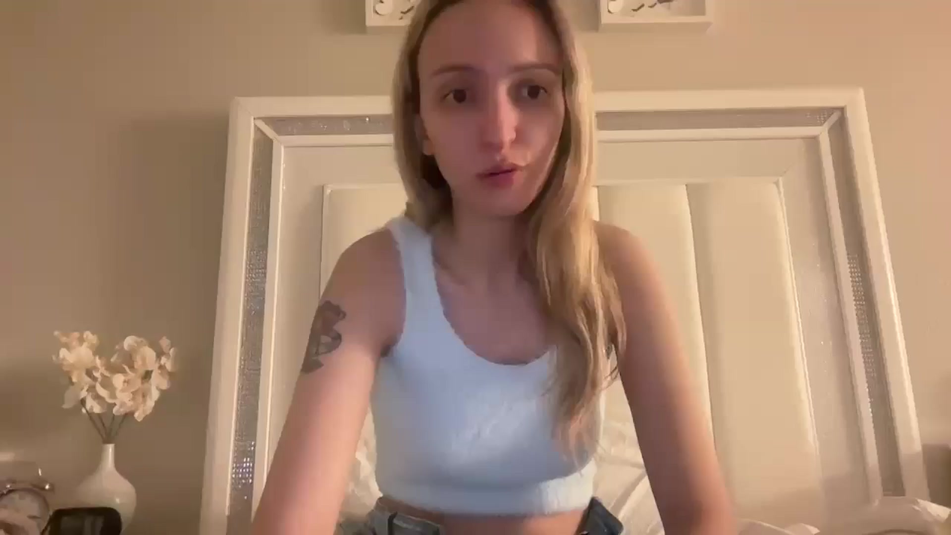 Gallery image thumbnail from Kikiloverkink's myfreecams stream on, 04/27/2026, 13:19 image 17 of 20