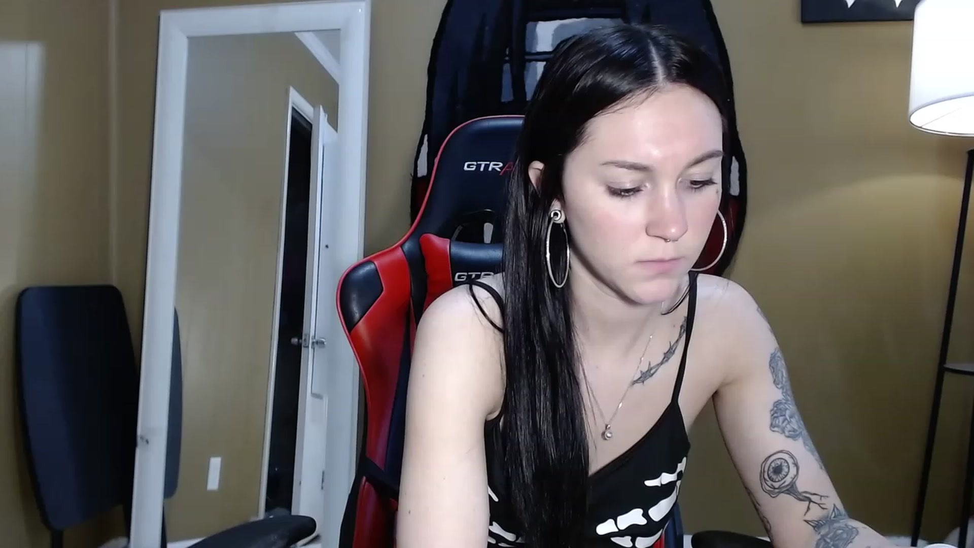 Gallery image thumbnail from Kikyo_xoxo's myfreecams stream on, 01/31/2023, 24:08 image 4 of 20