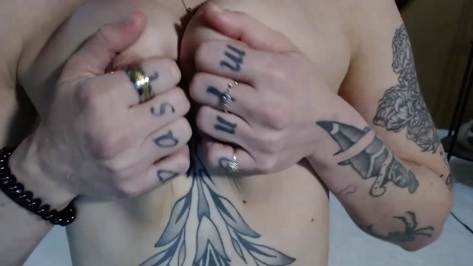 Gallery image thumbnail from Kikyo_xoxo's myfreecams stream on, 02/03/2023, 01:19 image 19 of 20