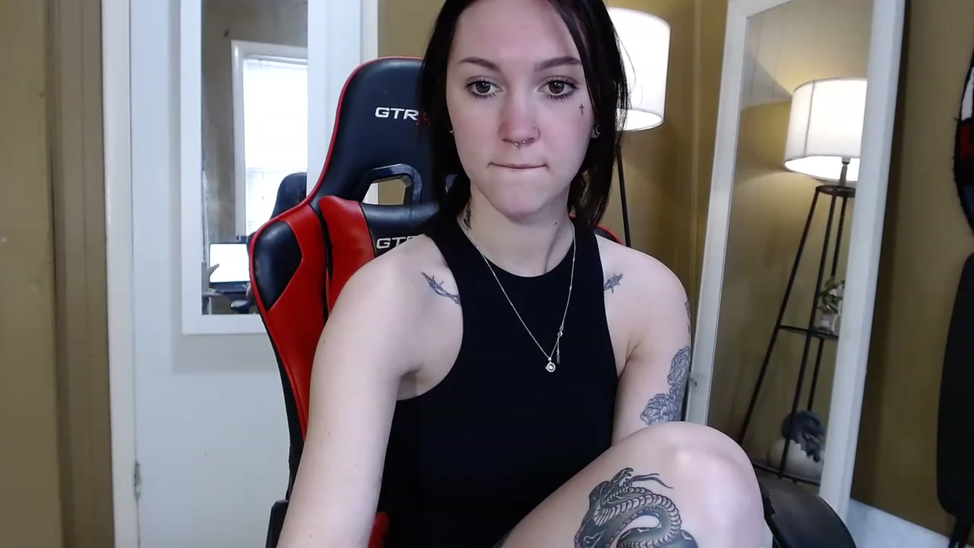Gallery image thumbnail from Kikyo_xoxo's myfreecams stream on, 02/11/2023, 19:41 image 10 of 20