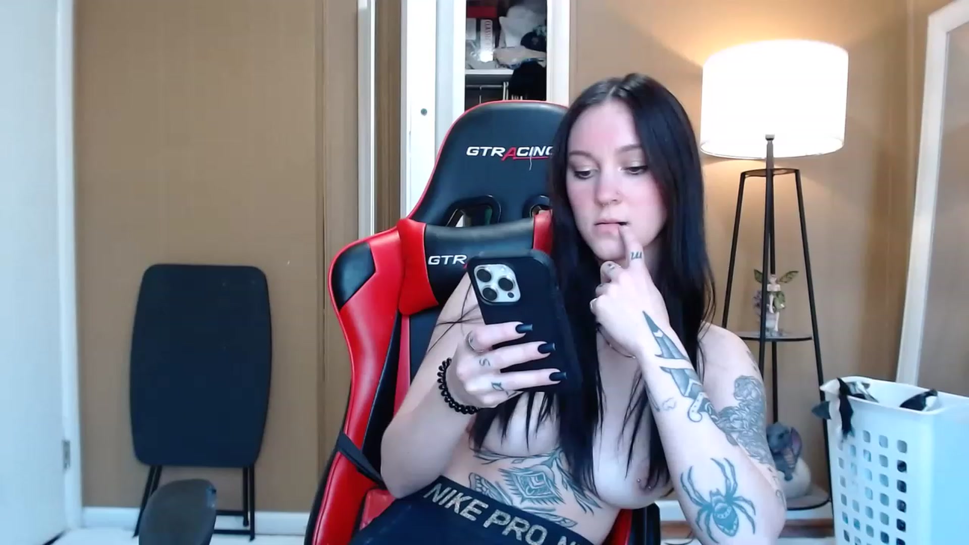 Gallery image thumbnail from Kikyo_xoxo's myfreecams stream on, 02/18/2023, 20:35 image 14 of 20