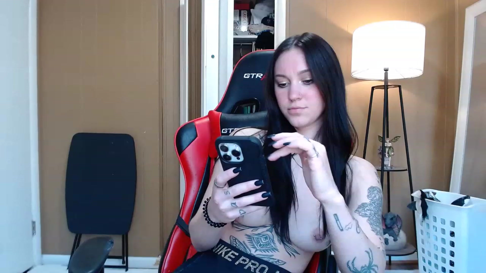 Gallery image thumbnail from Kikyo_xoxo's myfreecams stream on, 02/18/2023, 20:35 image 12 of 20