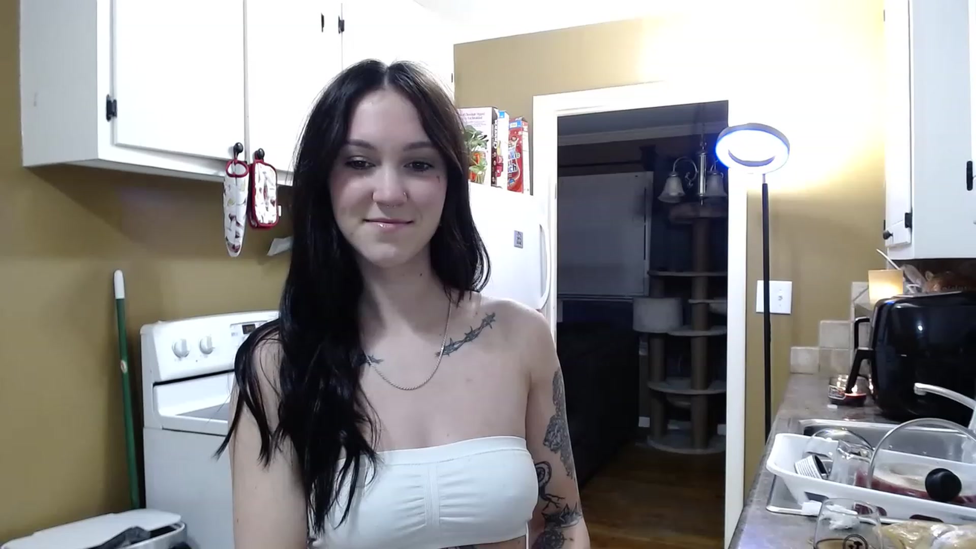 Gallery image thumbnail from Kikyo_xoxo's myfreecams stream on, 02/28/2023, 01:55 image 2 of 20