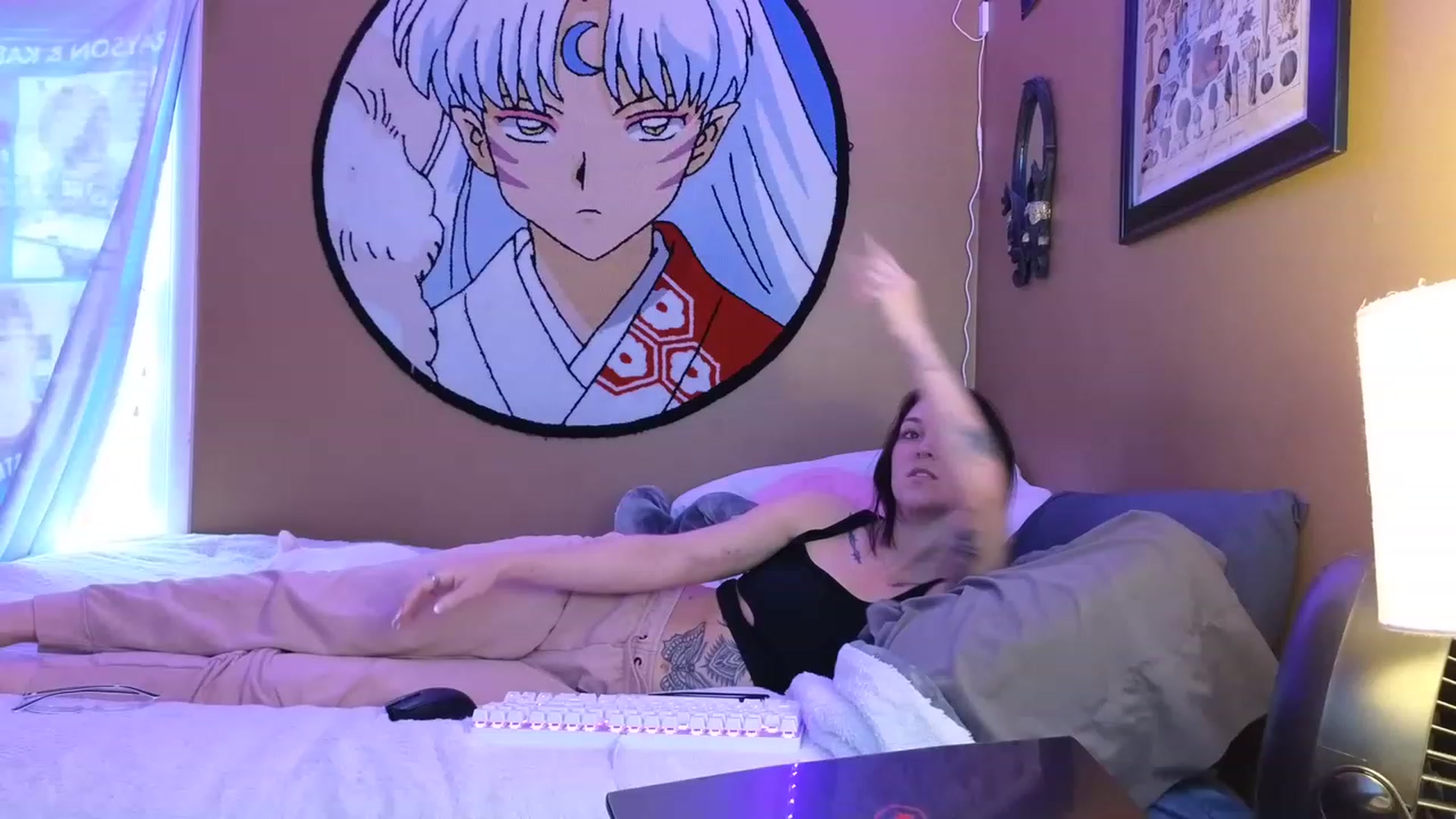 Gallery image thumbnail from Kikyo_xoxo's myfreecams stream on, 03/09/2023, 19:08 image 15 of 20