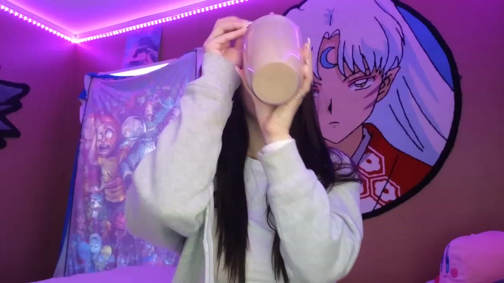 Gallery image thumbnail from Kikyo_xoxo's myfreecams stream on, 03/22/2023, 18:09 image 1 of 20