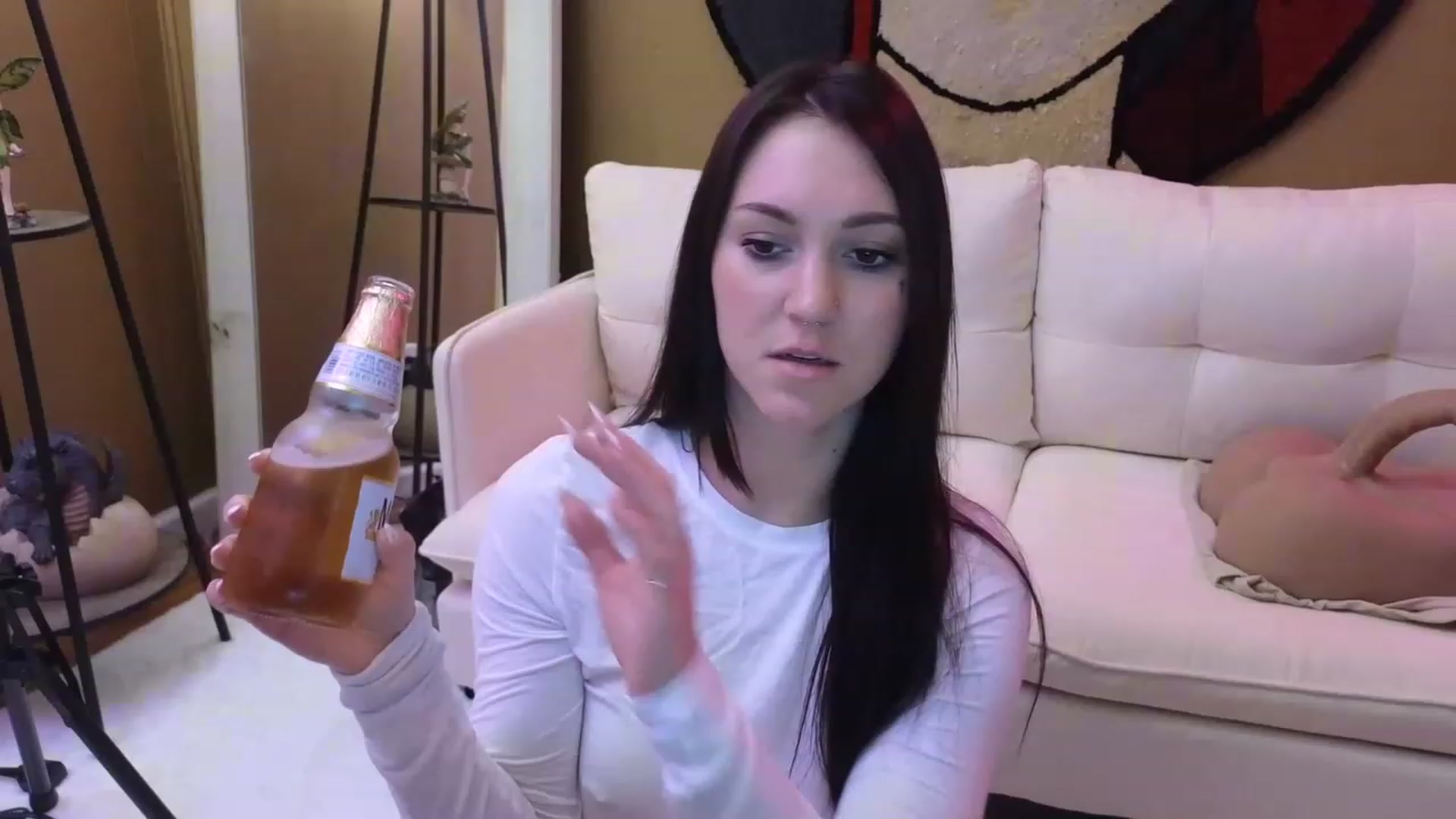 Gallery image thumbnail from Kikyo_xoxo's myfreecams stream on, 03/22/2023, 23:17 image 5 of 20