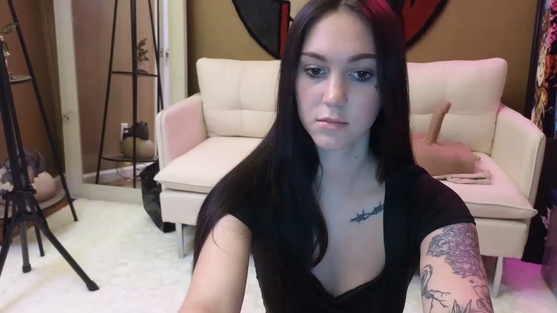 Gallery image thumbnail from Kikyo_xoxo's myfreecams stream on, 03/25/2023, 24:01 image 1 of 20