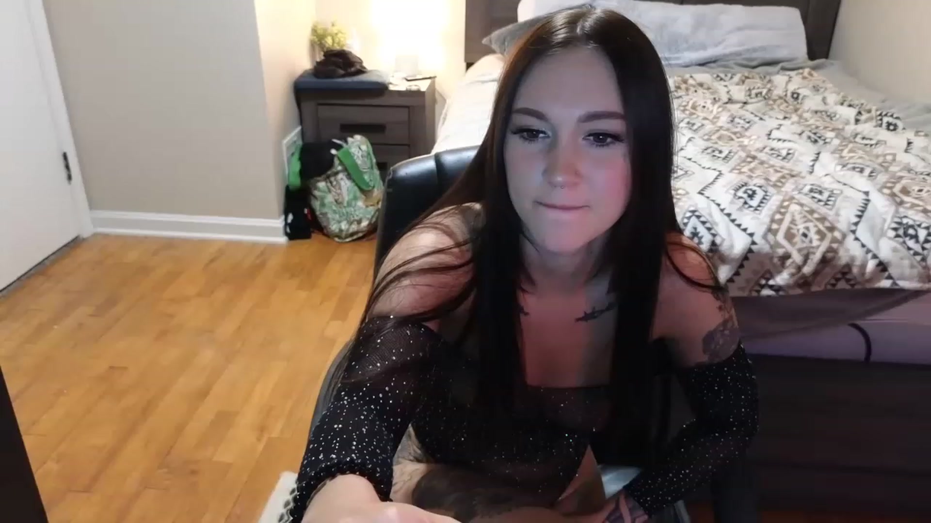 Gallery image thumbnail from Kikyo_xoxo's myfreecams stream on, 04/10/2023, 24:24 image 19 of 20