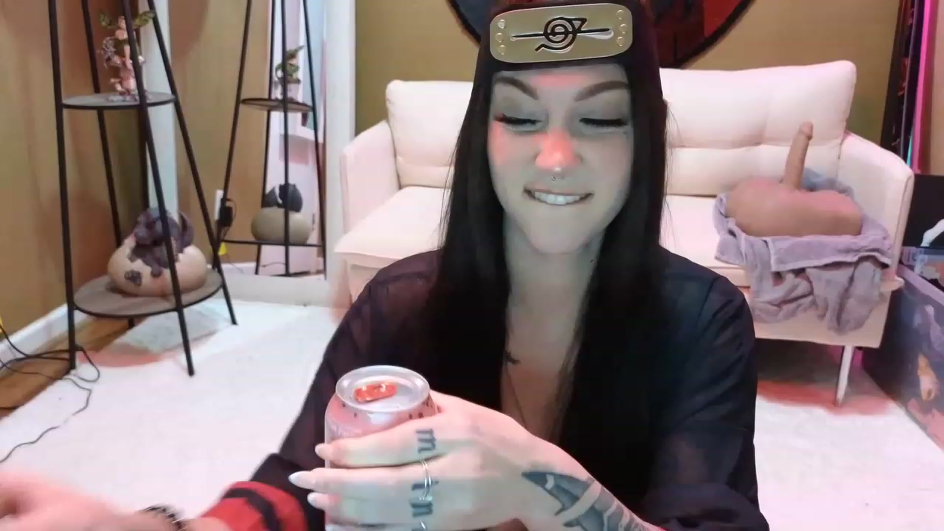 Gallery image thumbnail from Kikyo_xoxo's myfreecams stream on, 04/12/2023, 24:39 image 2 of 20