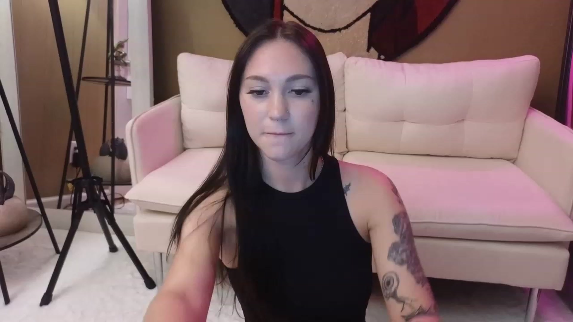 Gallery image thumbnail from Kikyo_xoxo's myfreecams stream on, 04/16/2023, 04:03 image 16 of 20