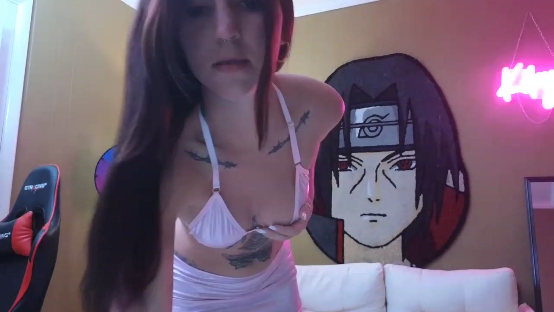 Gallery image thumbnail from Kikyo_xoxo's myfreecams stream on, 04/25/2023, 24:04 image 9 of 20